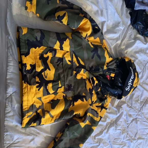 Supreme Hooded Pull Over Yellow Camo - Picture 1 of 8